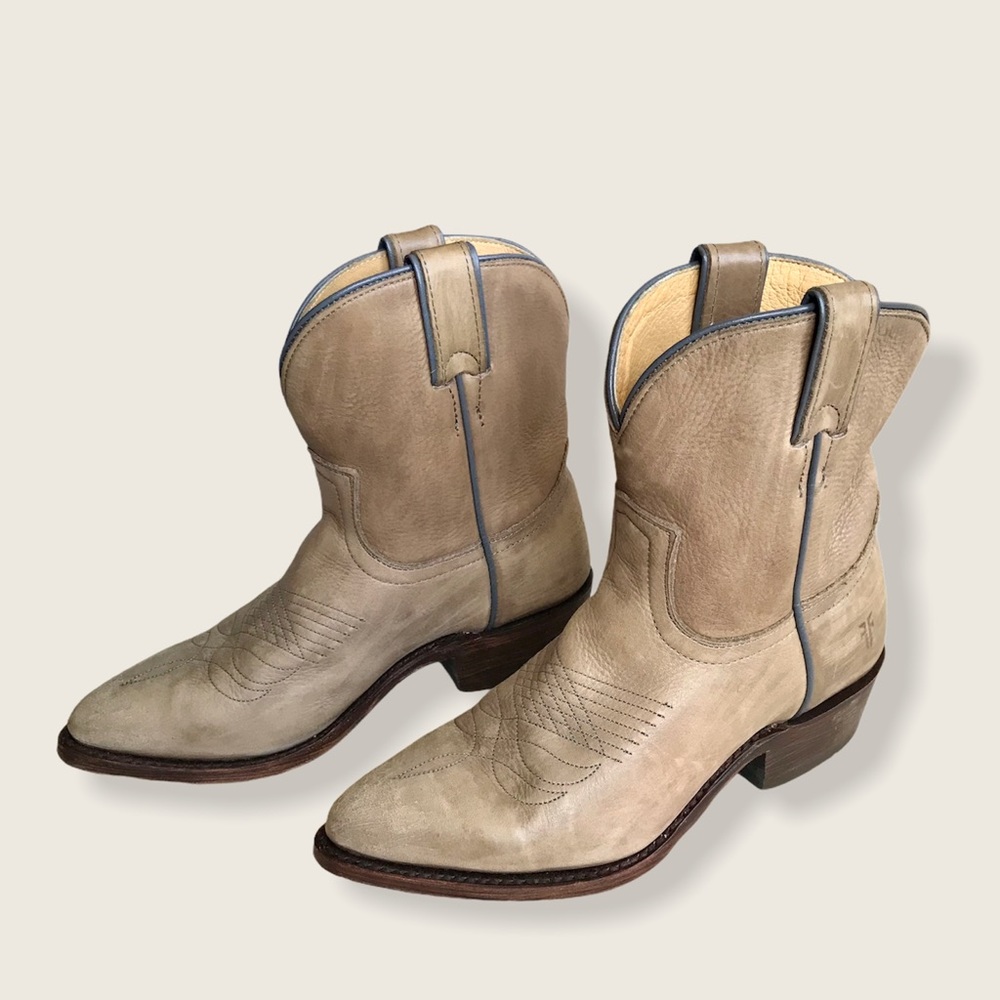 Frye Billy Pull On Taupe Leather Cowboy Short Boot - Picture 15 of 16